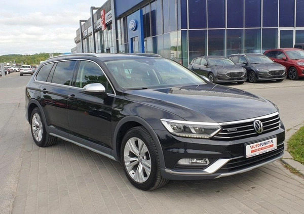 Volkswagen Passat cena 117900 przebieg: 107571, rok produkcji 2019 z Kraków małe 232